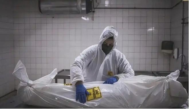 美国一富豪被冷冻50年原定2017年苏醒解冻时工作人员紧急叫停(图6)