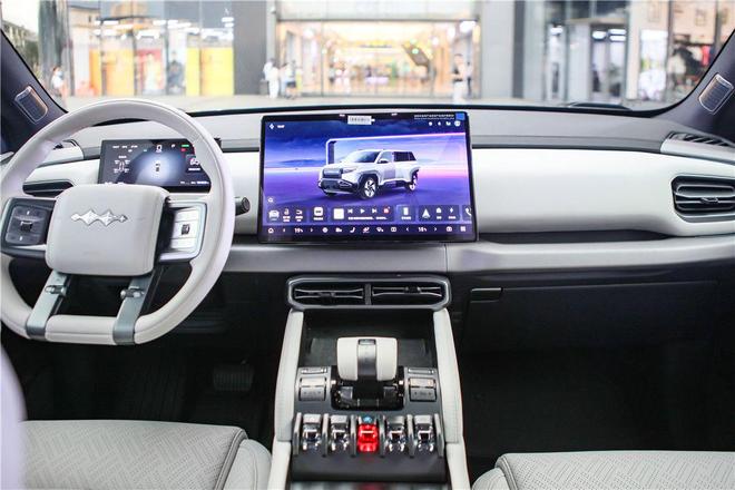 方程豹钛3亮相海口 售价1338万元起(图4)