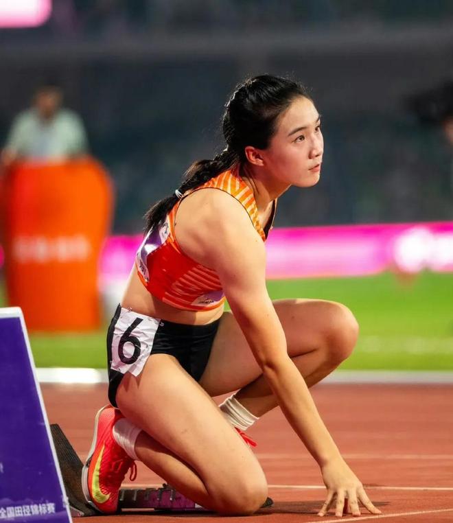 惊险！陈妤颉最后30米狂减速15岁少女严欣怡也成功晋级！(图3)