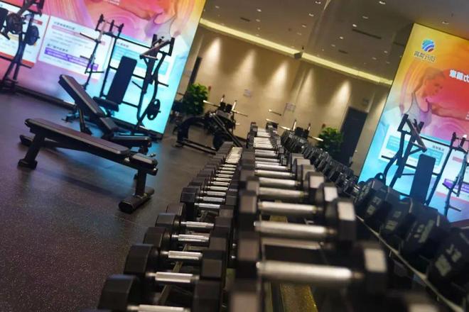 花都“撸铁”爱好者天花板来了！(图7)