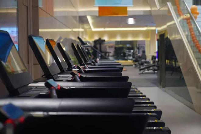 花都“撸铁”爱好者天花板来了！(图1)