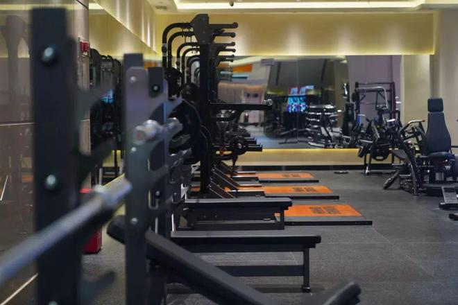 花都“撸铁”爱好者天花板来了！(图6)