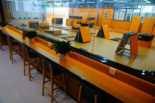 花都“撸铁”爱好者天花板来了！(图3)