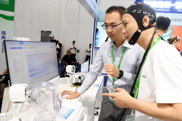 行得更稳、听得更清！2025福祉博览会展示智能助残新成果(图4)