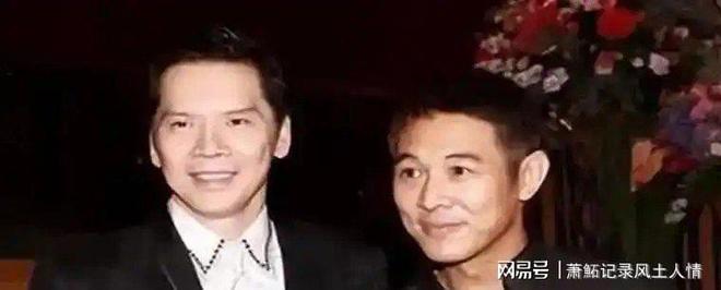 李连杰近况曝光面色沧桑坐轮椅向太透露手术原因：肿瘤加甲亢(图2)