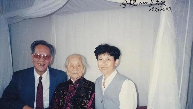 94岁老人偶然翻看杂志才发现失踪30多年的儿子已是国家功臣(图5)