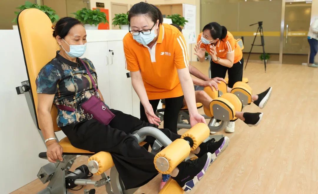 广东高新科技企业扎堆亮相粤科技馆 生活型机器人尽显“亲民”属性(图1)