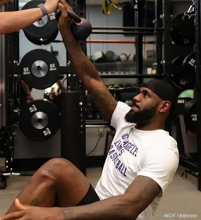 41岁詹姆斯再破天花板这一次他让和库里整个体坛沉默了(图10)