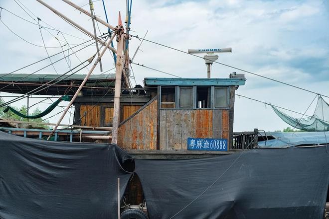 大连一夜扣押259艘渔船！北斗被拆、暗舱藏人安全黑洞有多大？(图7)