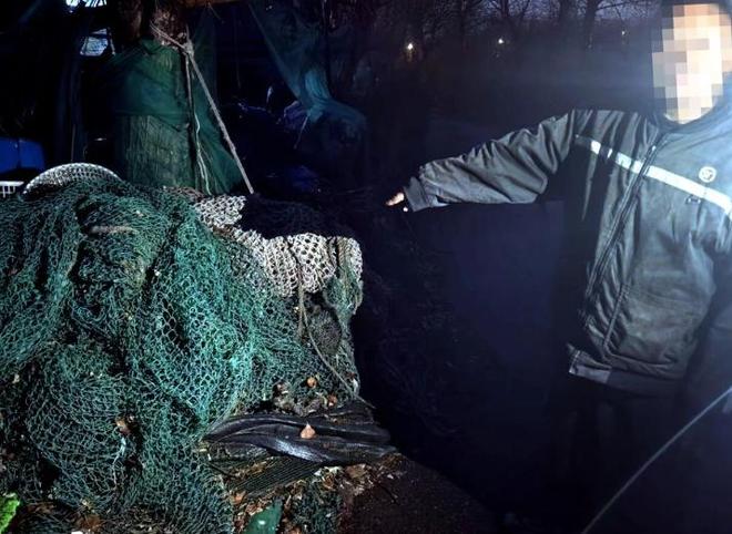 大连一夜扣押259艘渔船！北斗被拆、暗舱藏人安全黑洞有多大？(图4)