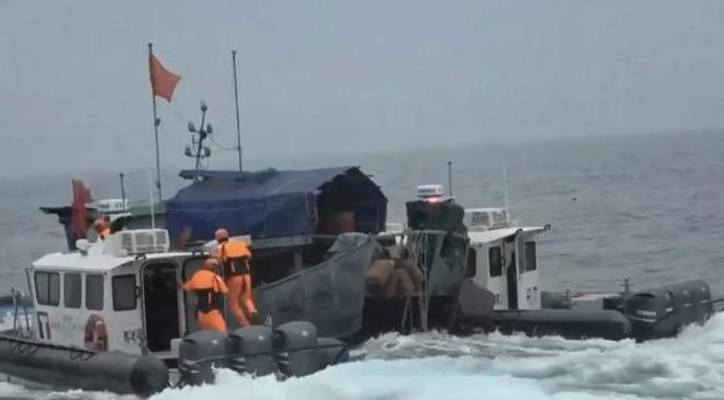 大连一夜扣押259艘渔船！北斗被拆、暗舱藏人安全黑洞有多大？(图13)