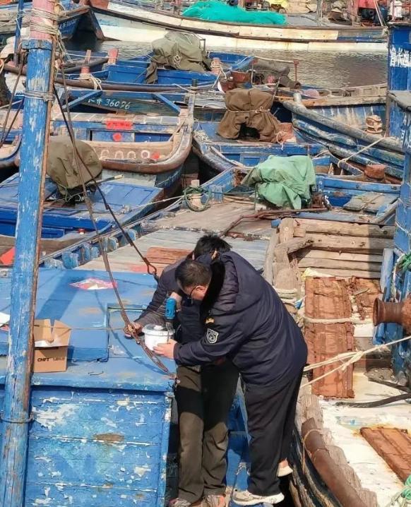 大连一夜扣押259艘渔船！北斗被拆、暗舱藏人安全黑洞有多大？(图18)