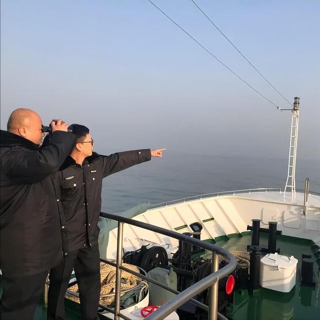 大连一夜扣押259艘渔船！北斗被拆、暗舱藏人安全黑洞有多大？(图22)