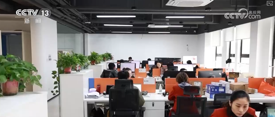 养老“爆款”产品更“轻”更“暖” “硬核”科技给老年人生活添便利(图14)