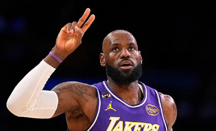 詹姆斯如何维持20年巅峰状态他的健康秘诀对年轻球员有何启示？