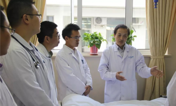 从肢体到大脑功能：苏城医院杨卫新、刘春风构筑脑卒中康复的保障